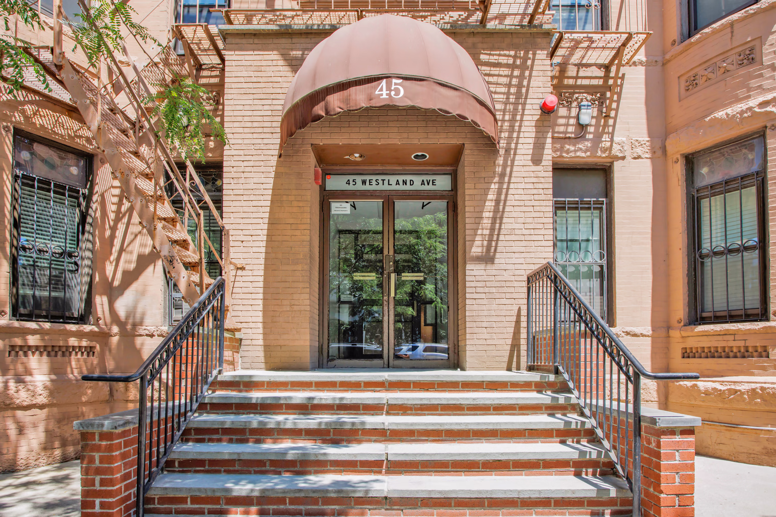 1 bed, 1 bath apartment for rent at 45 Westland Ave Unit 3, Fenway