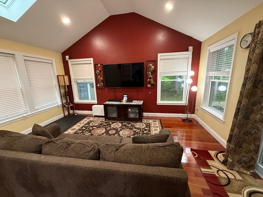 3 bed, 2 bath apartment for rent at 45 Winterberry Way, Bedford — photo 14 of 23