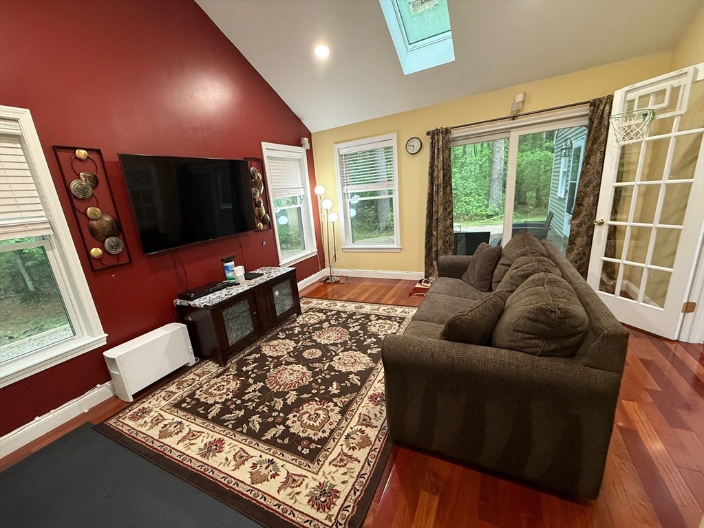 3 bed, 2 bath apartment for rent at 45 Winterberry Way, Bedford — photo 15 of 23
