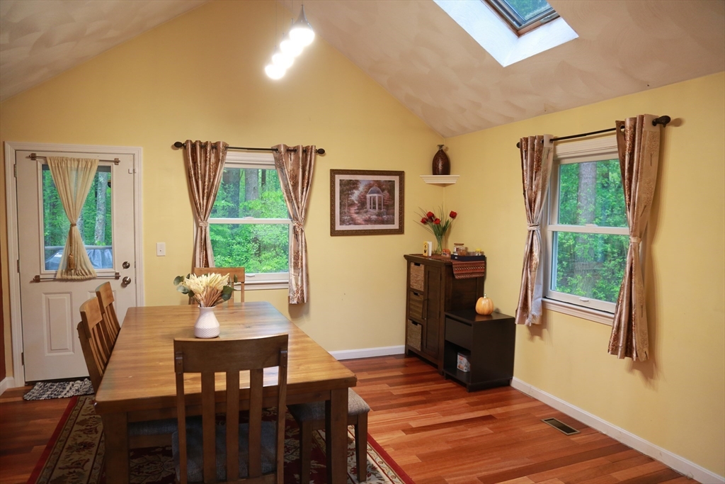3 bed, 2 bath apartment for rent at 45 Winterberry Way, Bedford — photo 8 of 23