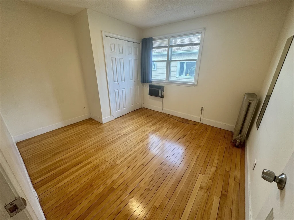 4 bed, 1 bath apartment for rent at 45 Woods Ave Unit 45, Somerville — photo 12 of 16