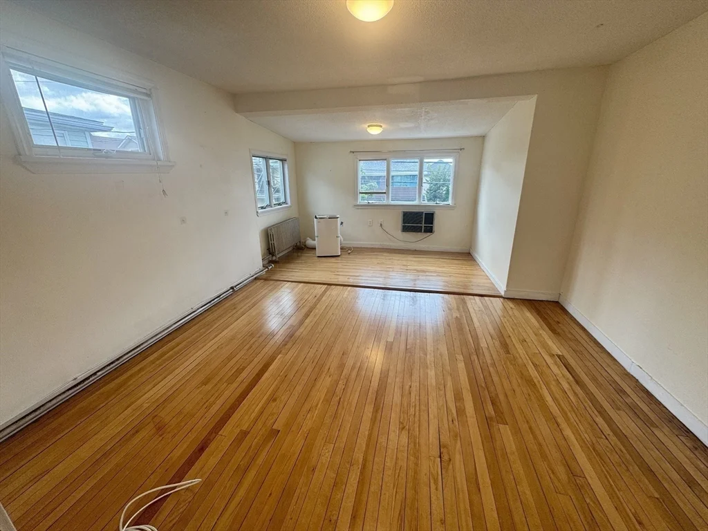 4 bed, 1 bath apartment for rent at 45 Woods Ave Unit 45, Somerville — photo 9 of 16