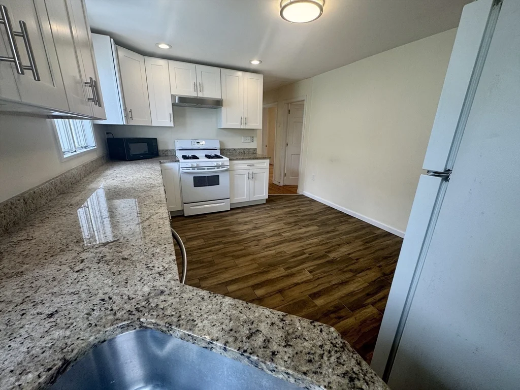 4 bed, 1 bath apartment for rent at 45 Woods Ave Unit 45, Somerville — photo 4 of 16