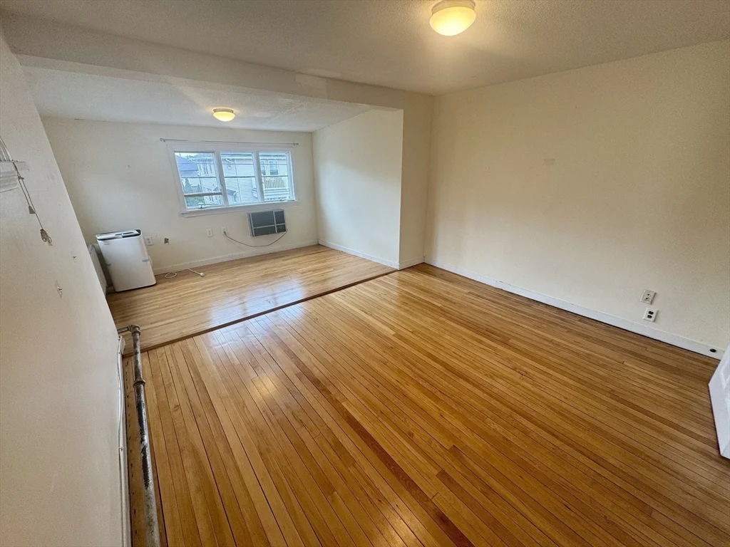 4 bed, 1 bath apartment for rent at 45 Woods Ave Unit 45, Somerville — photo 10 of 16