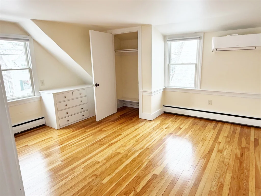 1 bed, 1 bath apartment for rent at 450 Main St Unit 1, Chatham — photo 2 of 5