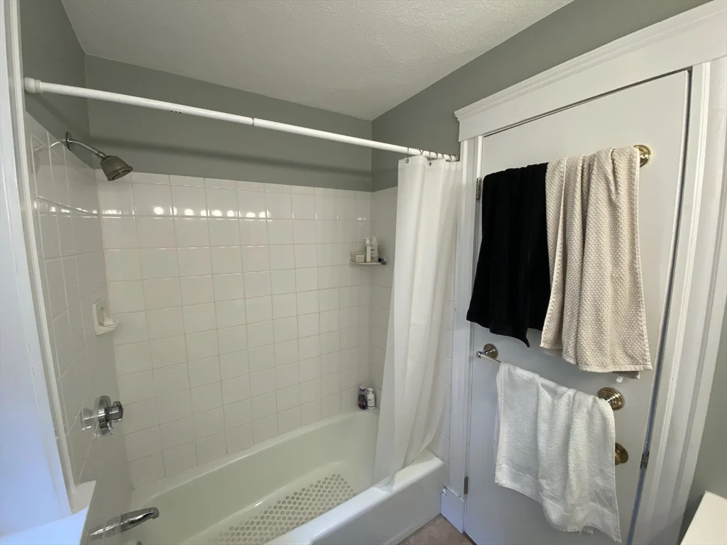 1 bed, 1 bath apartment for rent at 451 Park Dr Unit 3B, Fenway — photo 9 of 13