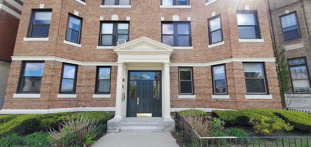 2 bed, 1 bath apartment for rent at 451 Park Dr Unit 3C, Fenway