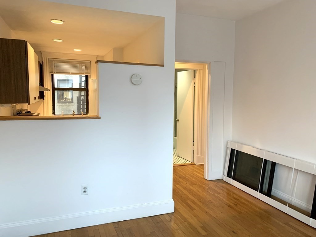 2 bed, 1 bath apartment for rent at 451 Park Dr Unit 3C, Fenway — photo 5 of 10