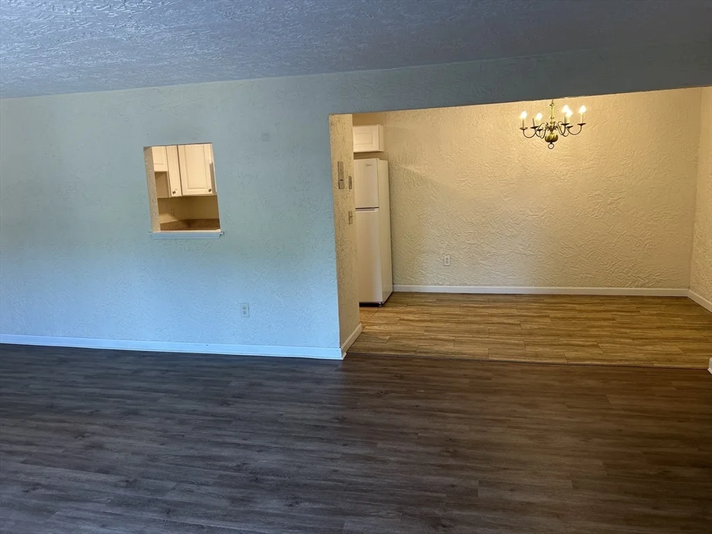 2 bed, 1 bath apartment for rent at 451 School St Unit 1-12, Marshfield — photo 5 of 8