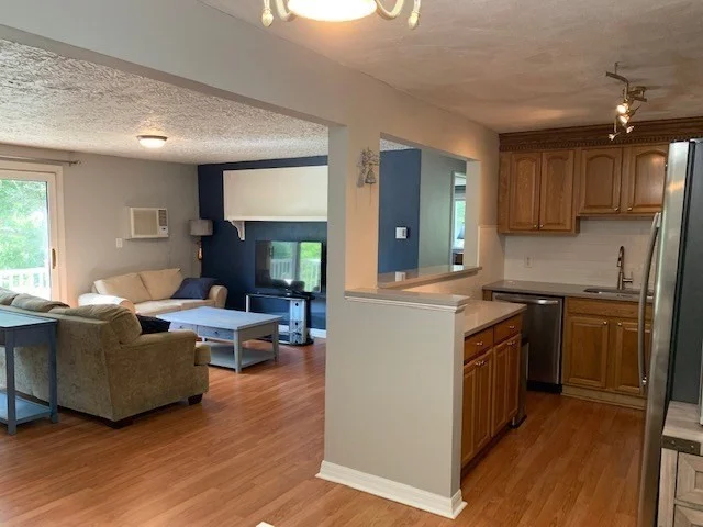 2 bed, 1 bath apartment for rent at 451 School Unit 9-12, Marshfield — photo 7 of 12