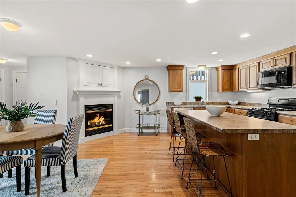 3 bed, 2 bath apartment for rent at 452 Main St Unit B, Amesbury — photo 10 of 31