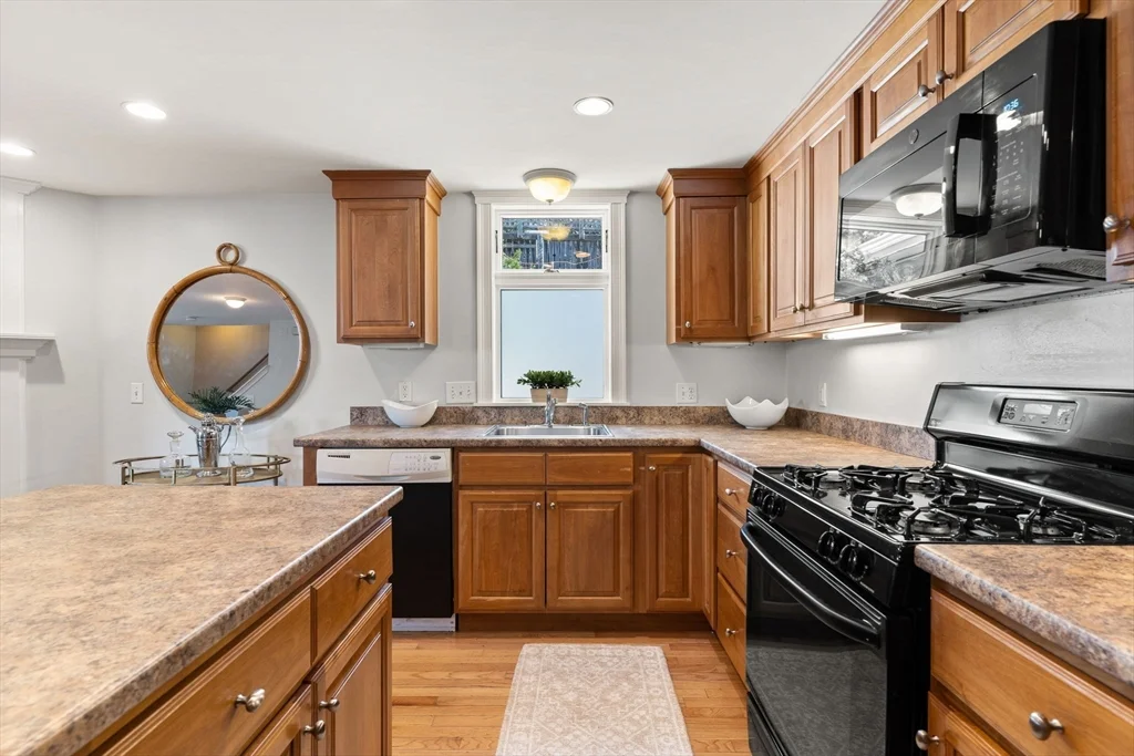 3 bed, 2 bath apartment for rent at 452 Main St Unit B, Amesbury — photo 13 of 31