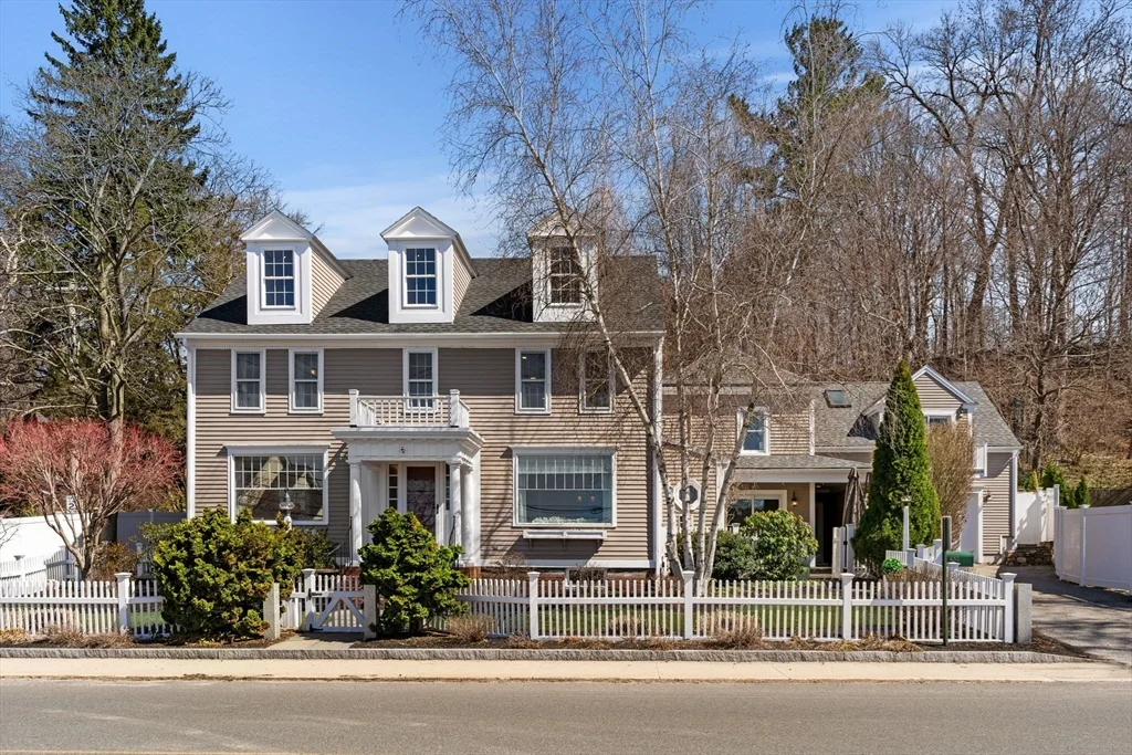 3 bed, 2 bath apartment for rent at 452 Main St Unit B, Amesbury — photo 2 of 31