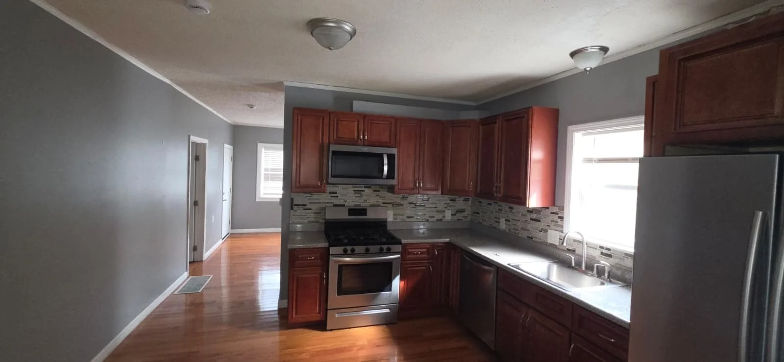 2 bed, 1 bath apartment for rent at 452 N Montello St Unit 1, Brockton — photo 3 of 14