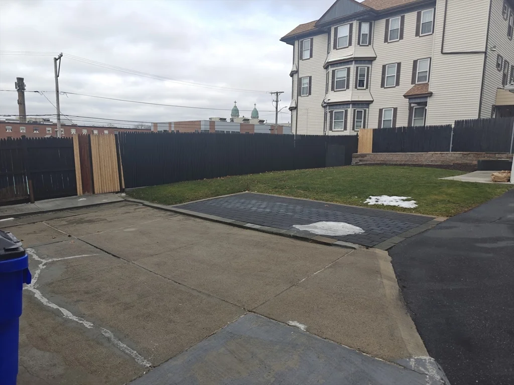 3 bed, 1 bath apartment for rent at 452 Osborn St Unit 2, Fall River — photo 6 of 18