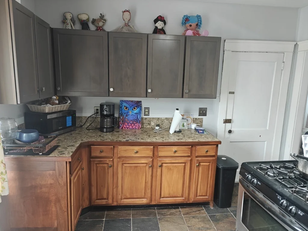 3 bed, 1 bath apartment for rent at 452 Osborn St Unit 2, Fall River — photo 12 of 18