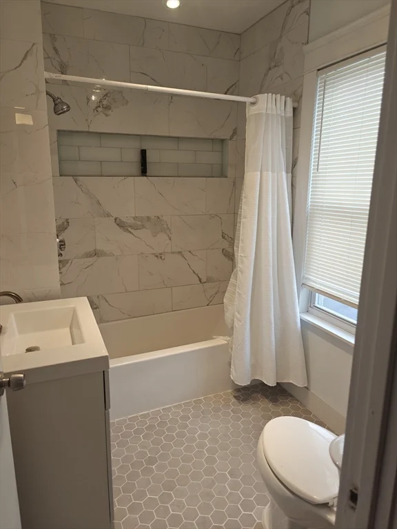 3 bed, 1 bath apartment for rent at 452 Osborn St Unit 3, Fall River — photo 20 of 20