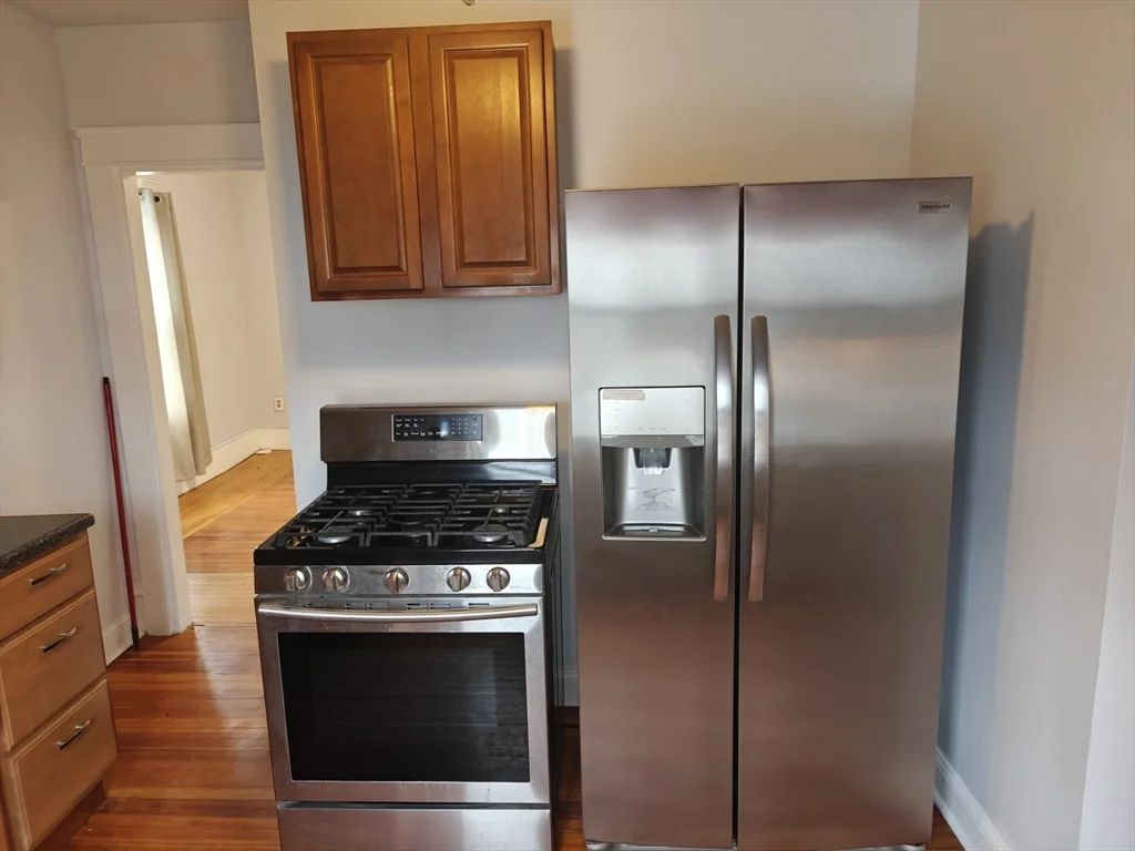 3 bed, 1 bath apartment for rent at 452 Osborn St Unit 3, Fall River — photo 16 of 20