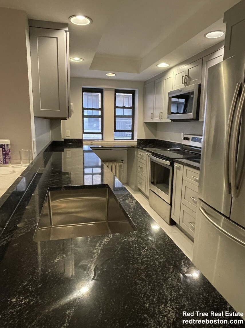 4 bed, 2 bath apartment for rent at 452 Park Dr Unit 1+A, Fenway — photo 5 of 25
