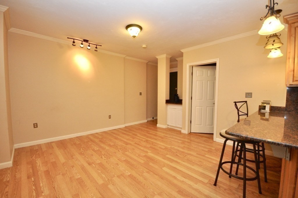 3 bed, 1 bath apartment for rent at 452 Park Dr Unit 10, Fenway — photo 5 of 12
