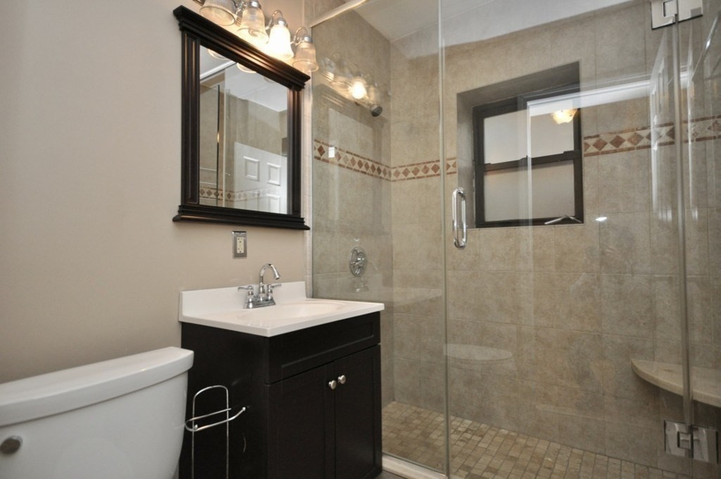 3 bed, 1 bath apartment for rent at 452 Park Dr Unit 10, Fenway — photo 6 of 12