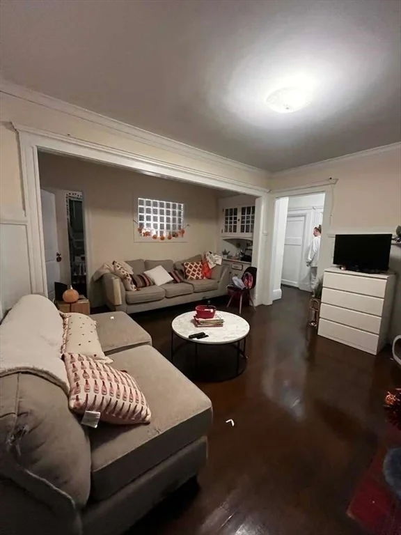 3 bed, 1 bath apartment for rent at 452 Park Dr Unit 12, Fenway — photo 2 of 14