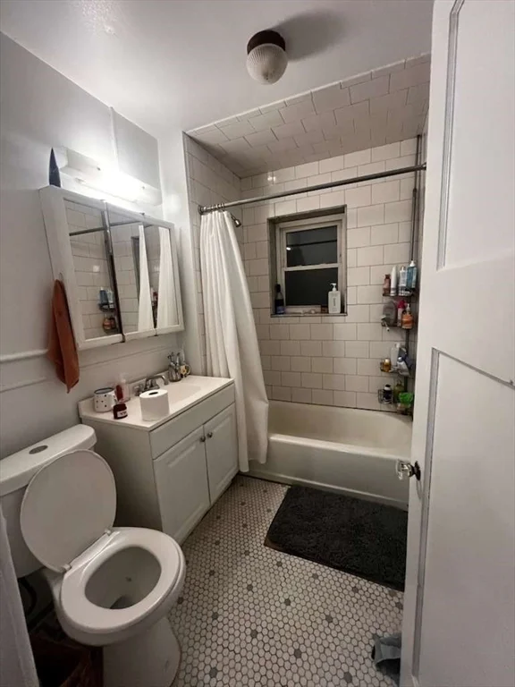 3 bed, 1 bath apartment for rent at 452 Park Dr Unit 12, Fenway — photo 9 of 14