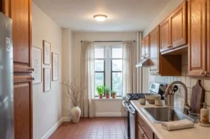 3 bed, 1 bath apartment for rent at 452 Park Dr Unit 13, Fenway — photo 3 of 7