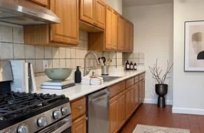 3 bed, 1 bath apartment for rent at 452 Park Dr Unit 13, Fenway — photo 2 of 7