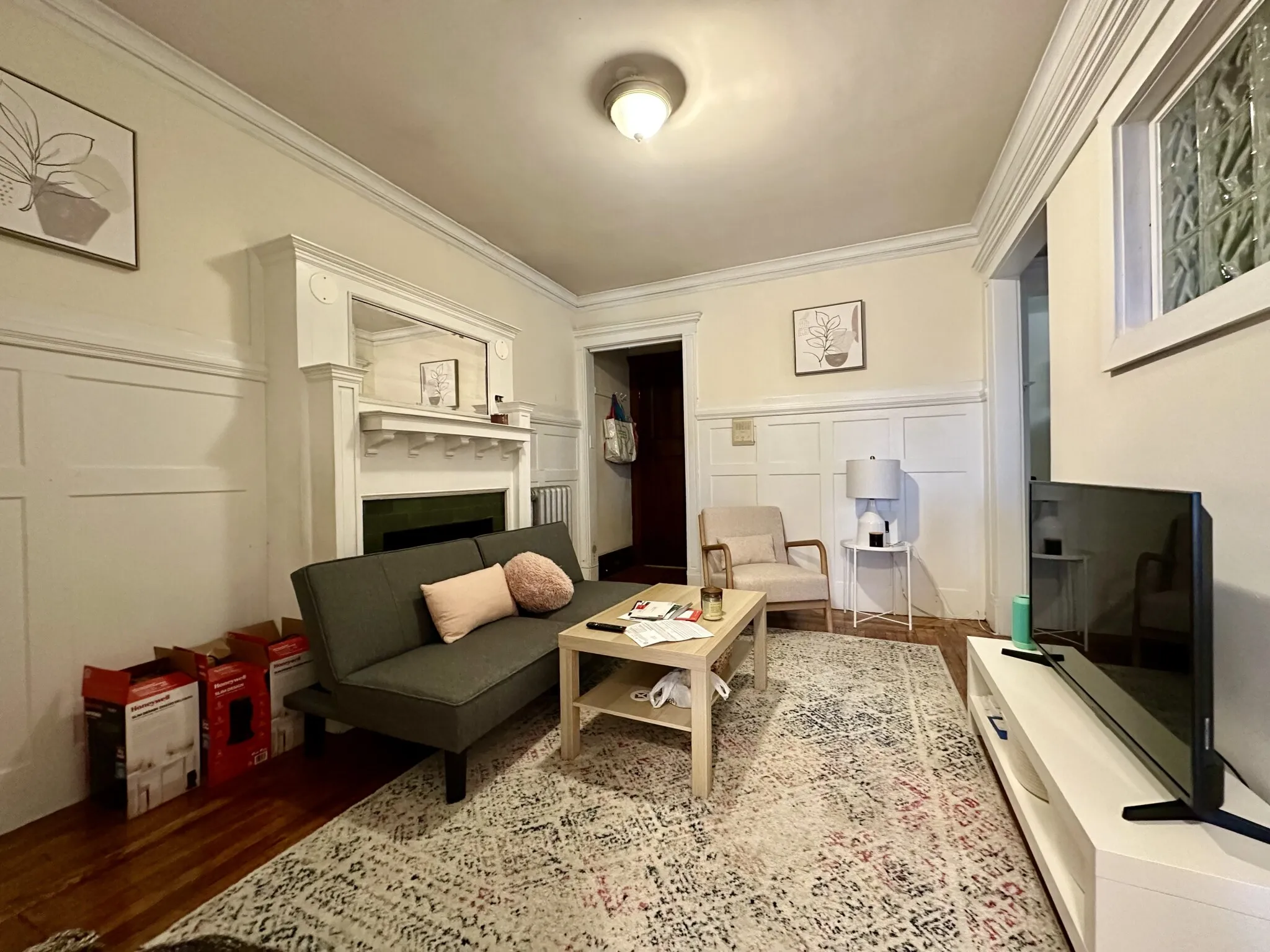3 bed, 1 bath apartment for rent at 452 Park Dr Unit 14, Fenway — photo 3 of 13