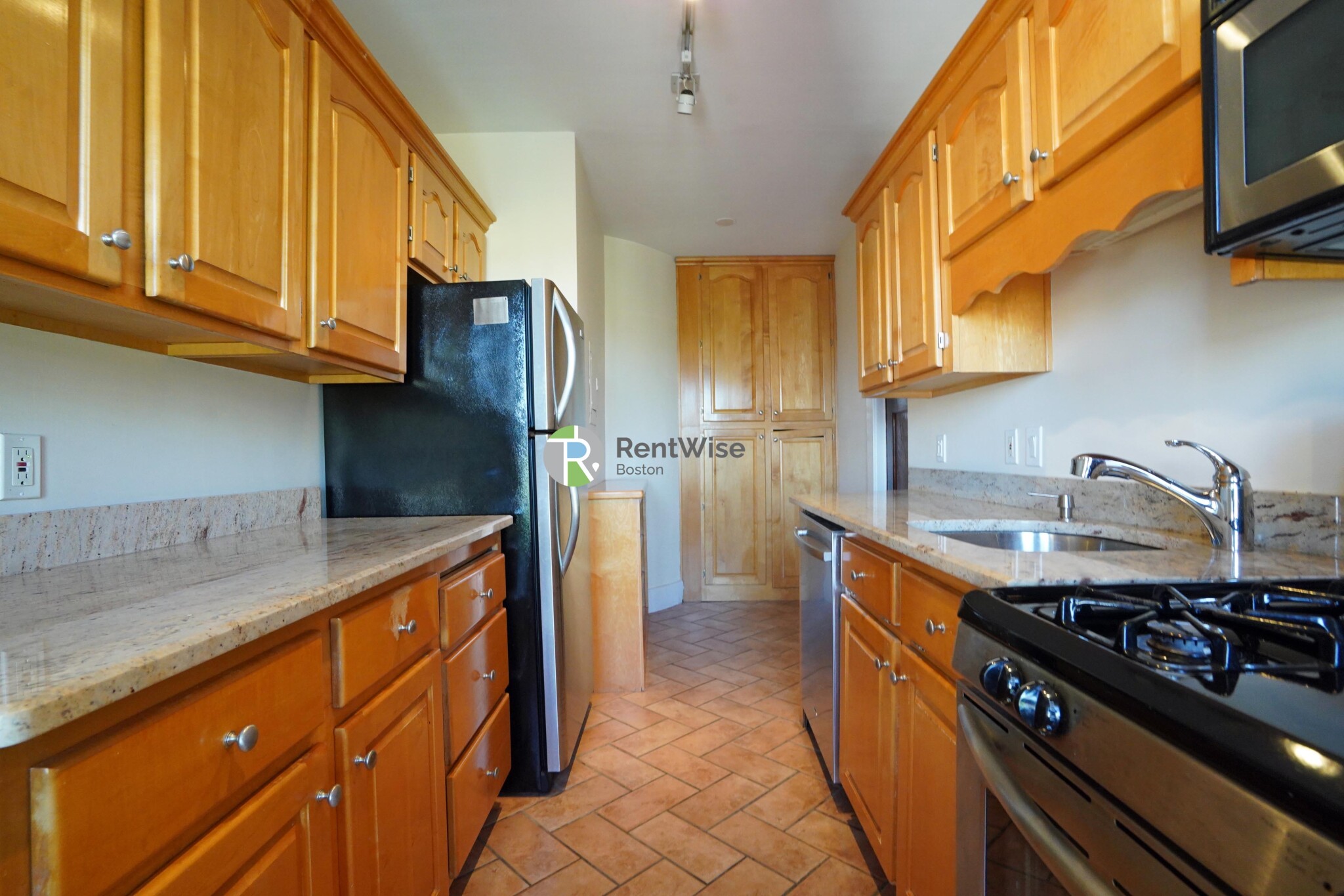 2 bed, 1 bath apartment for rent at 452 Park Dr Unit 15, Fenway — photo 11 of 22