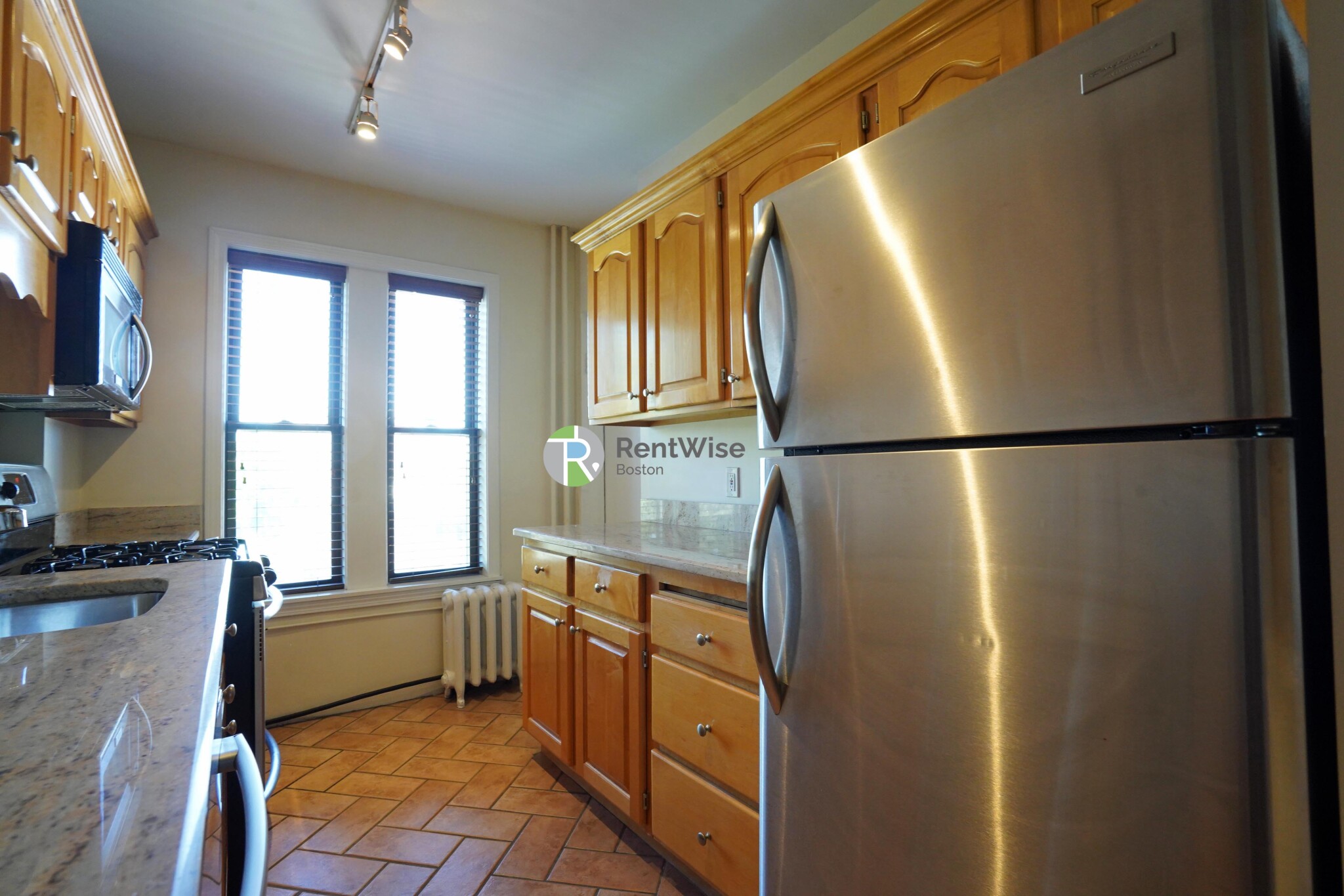 2 bed, 1 bath apartment for rent at 452 Park Dr Unit 15, Fenway — photo 10 of 22