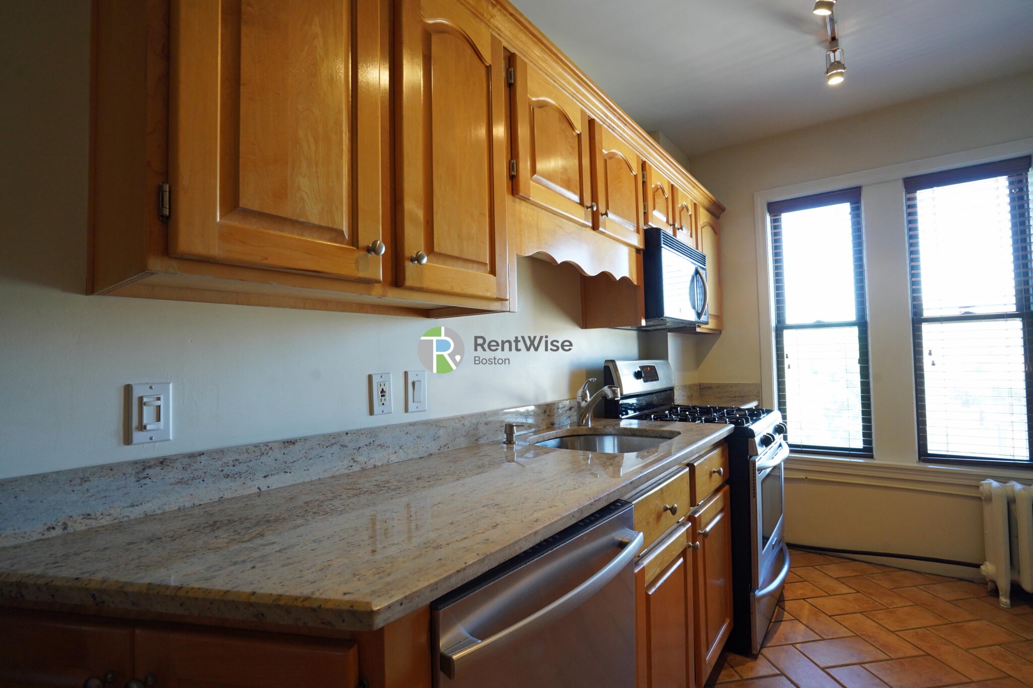 2 bed, 1 bath apartment for rent at 452 Park Dr Unit 15, Fenway — photo 9 of 22