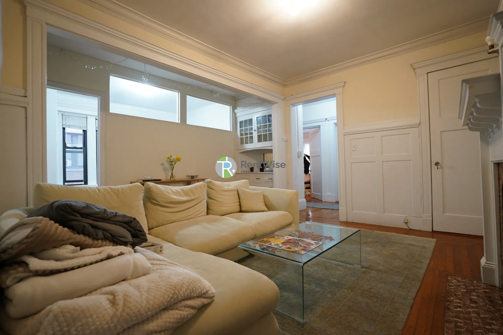 3 bed, 1 bath apartment for rent at 452 Park Dr Unit 2, Fenway — photo 3 of 12