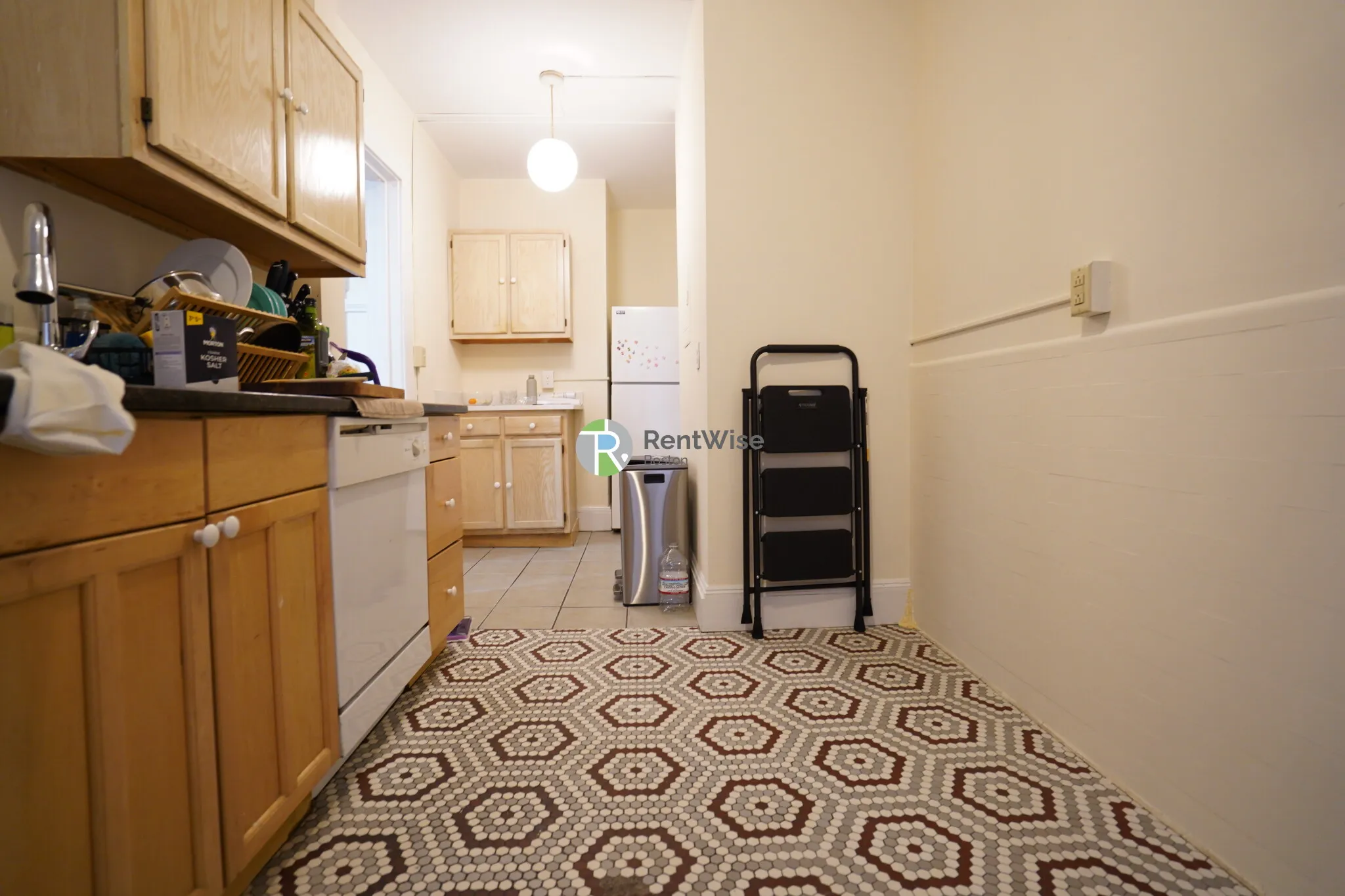 3 bed, 1 bath apartment for rent at 452 Park Dr Unit 2, Fenway — photo 6 of 12
