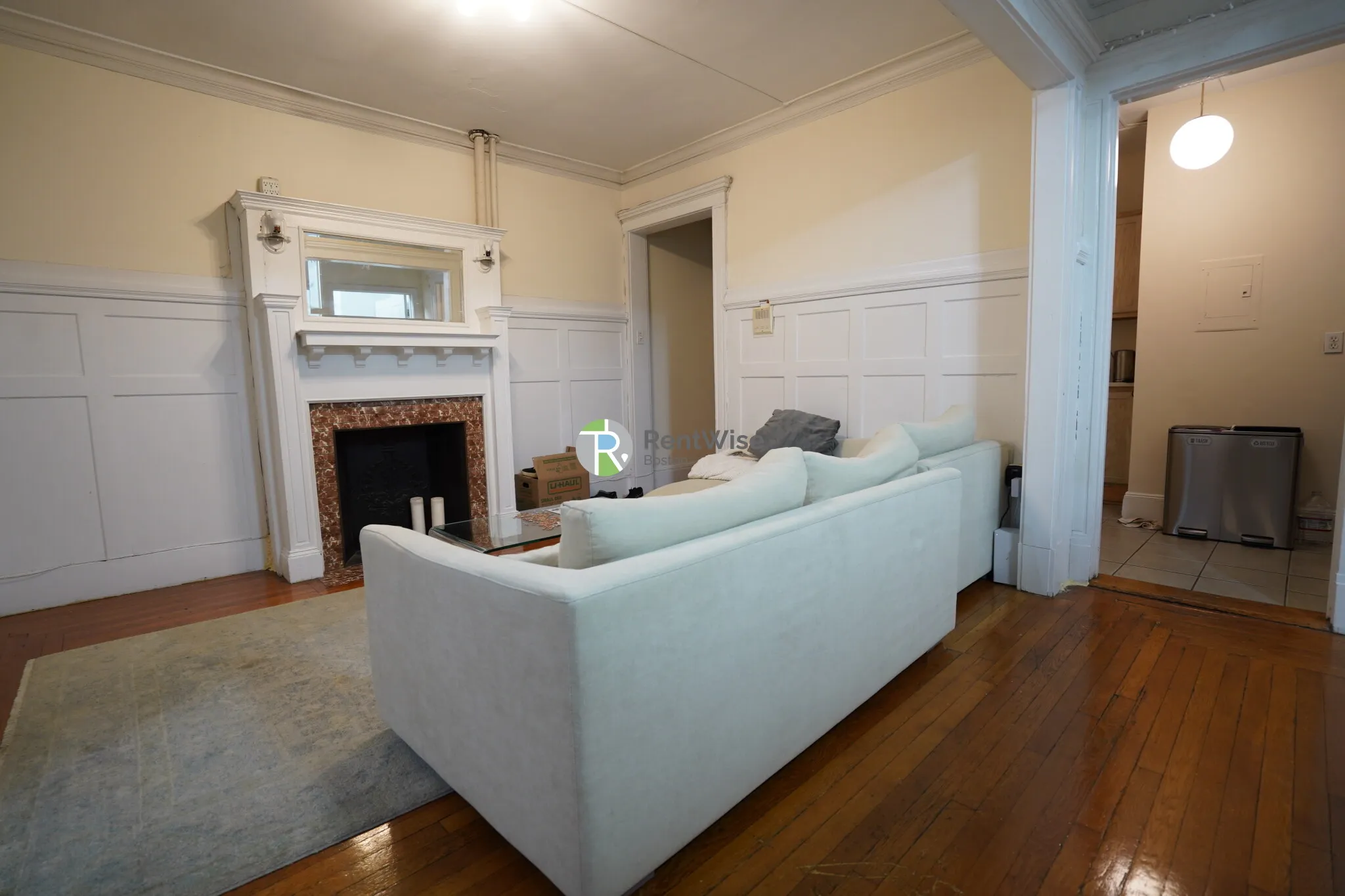 3 bed, 1 bath apartment for rent at 452 Park Dr Unit 2, Fenway — photo 2 of 12