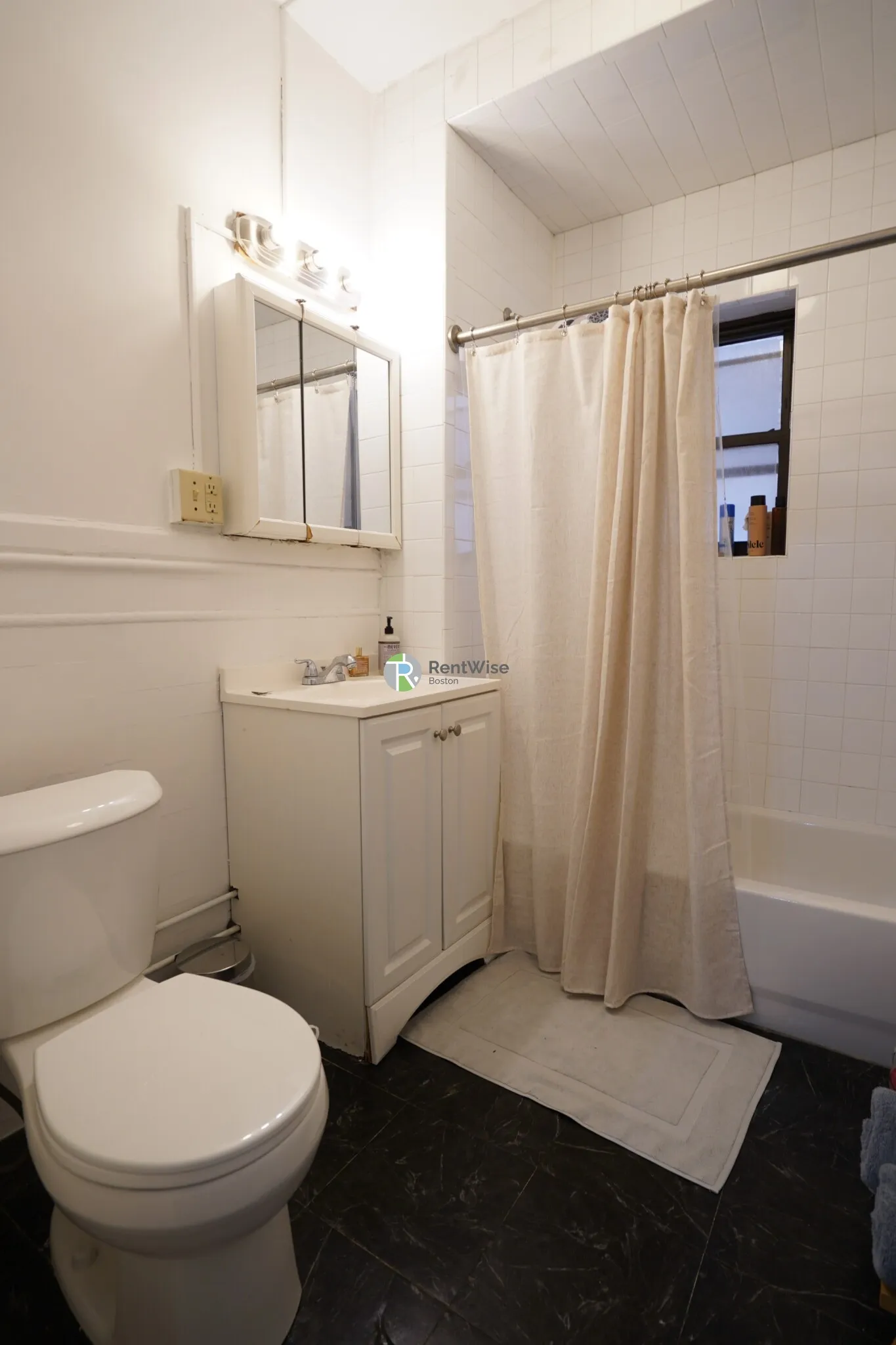 3 bed, 1 bath apartment for rent at 452 Park Dr Unit 2, Fenway — photo 7 of 12