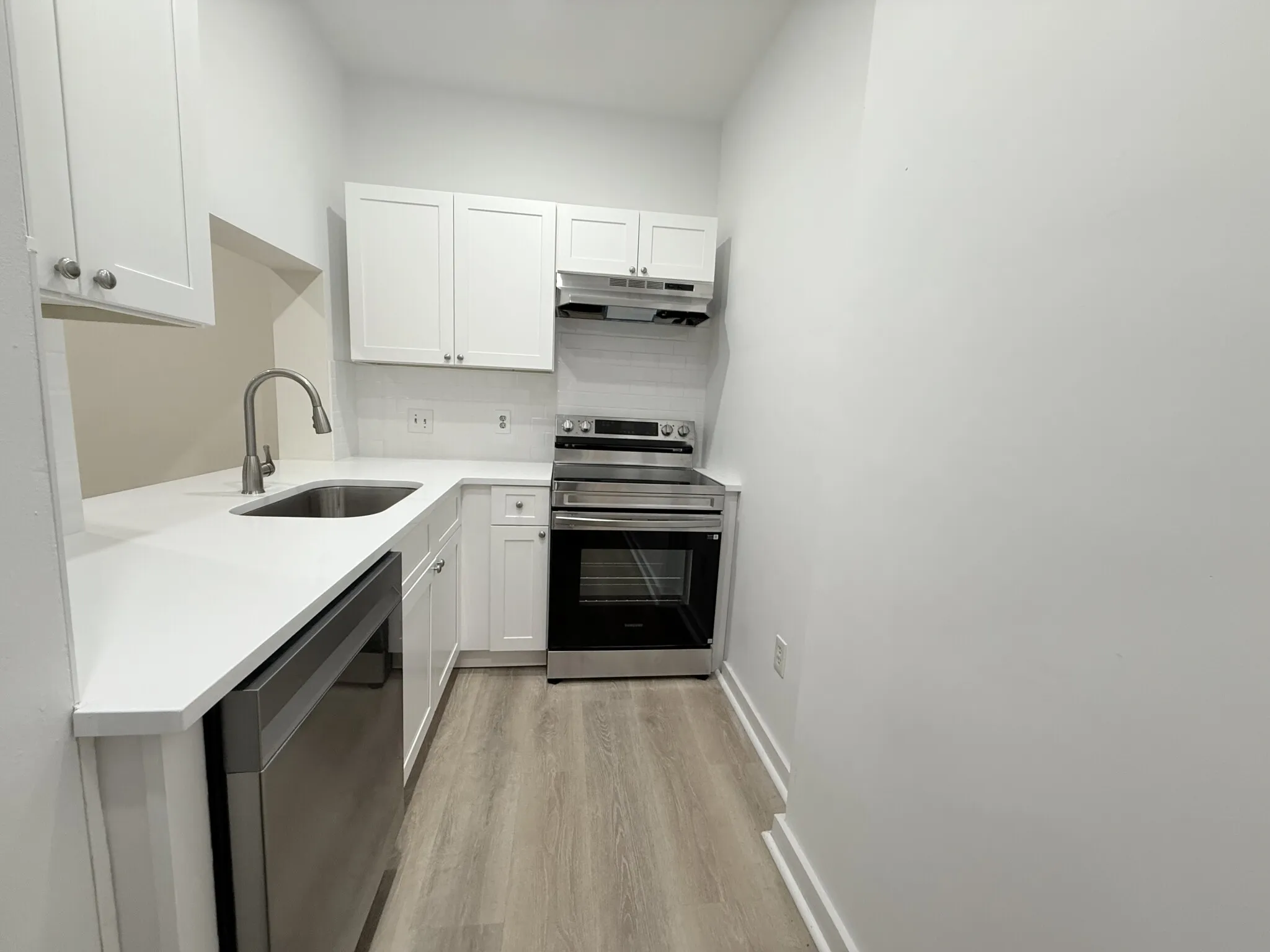 3 bed, 1 bath apartment for rent at 452 Park Dr Unit 22, Fenway — photo 6 of 15