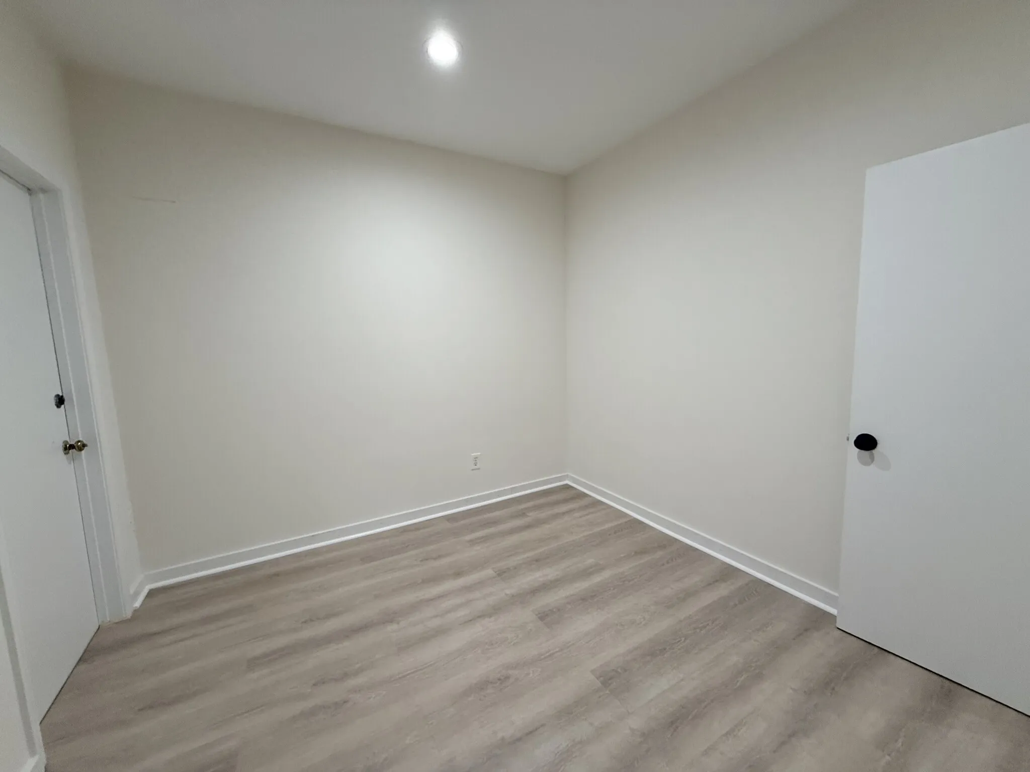 3 bed, 1 bath apartment for rent at 452 Park Dr Unit 22, Fenway — photo 2 of 15