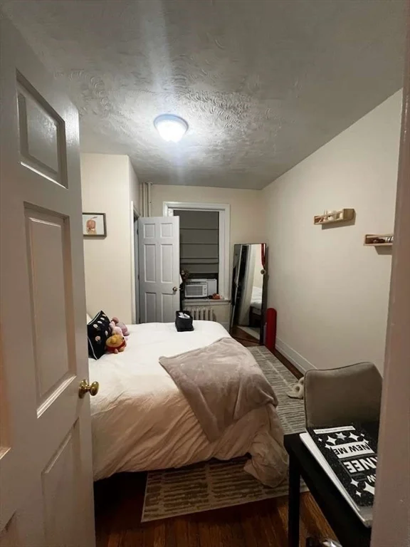 3 bed, 1 bath apartment for rent at 452 Park Dr Unit 4, Fenway — photo 4 of 14