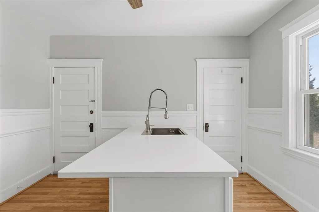 4 bed, 2 bath apartment for rent at 452 Quarry St Unit 452, Quincy — photo 5 of 36
