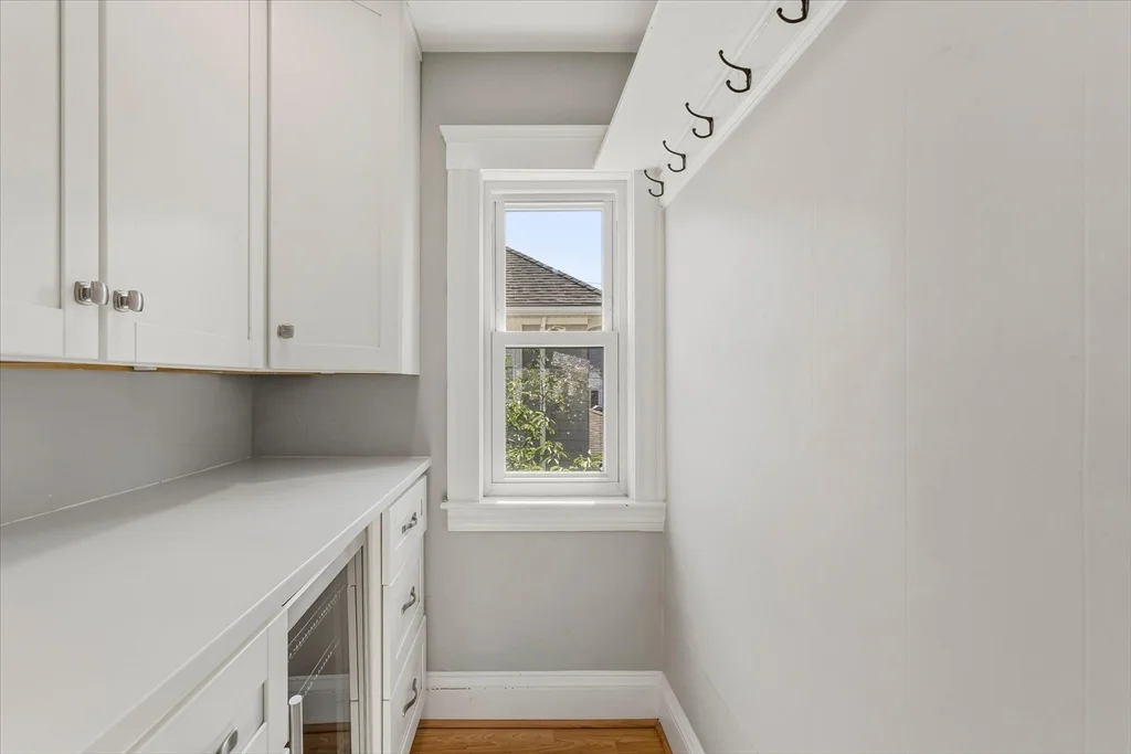 4 bed, 2 bath apartment for rent at 452 Quarry St Unit 452, Quincy — photo 8 of 36