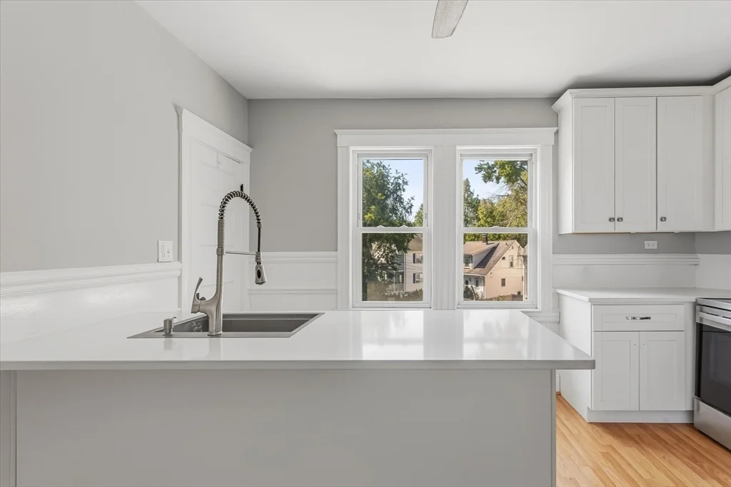 4 bed, 2 bath apartment for rent at 452 Quarry St Unit 452, Quincy — photo 3 of 36