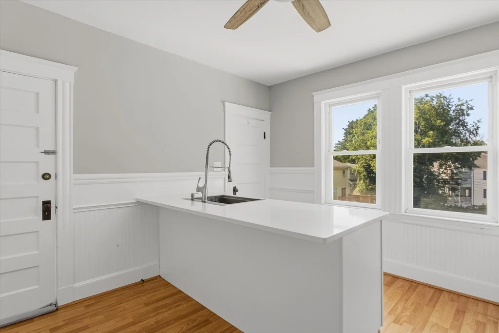 4 bed, 2 bath apartment for rent at 452 Quarry St Unit 452, Quincy — photo 4 of 36