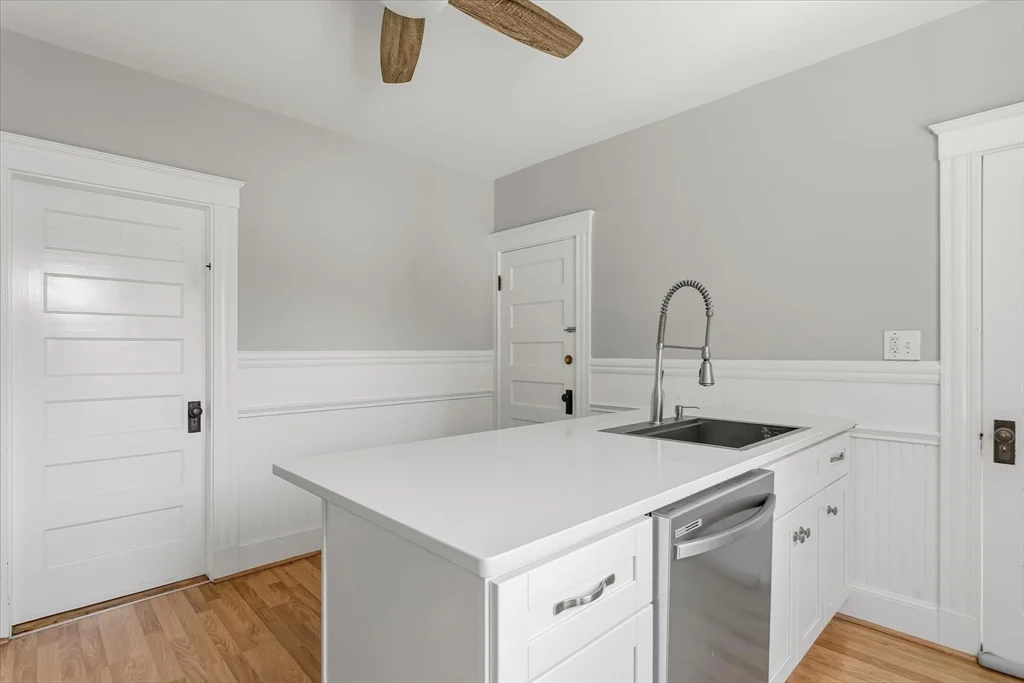 4 bed, 2 bath apartment for rent at 452 Quarry St Unit 452, Quincy — photo 6 of 36