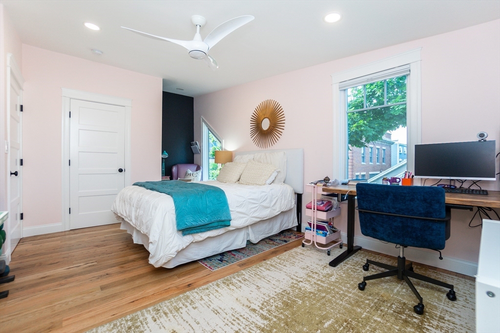4 bed, 3 bath apartment for rent at 452 W Fourth Unit 0, South Boston — photo 23 of 41