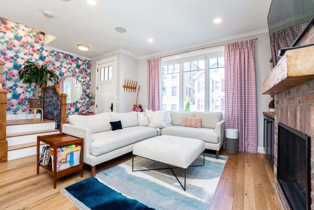 4 bed, 3 bath apartment for rent at 452 W Fourth Unit 0, South Boston — photo 2 of 41