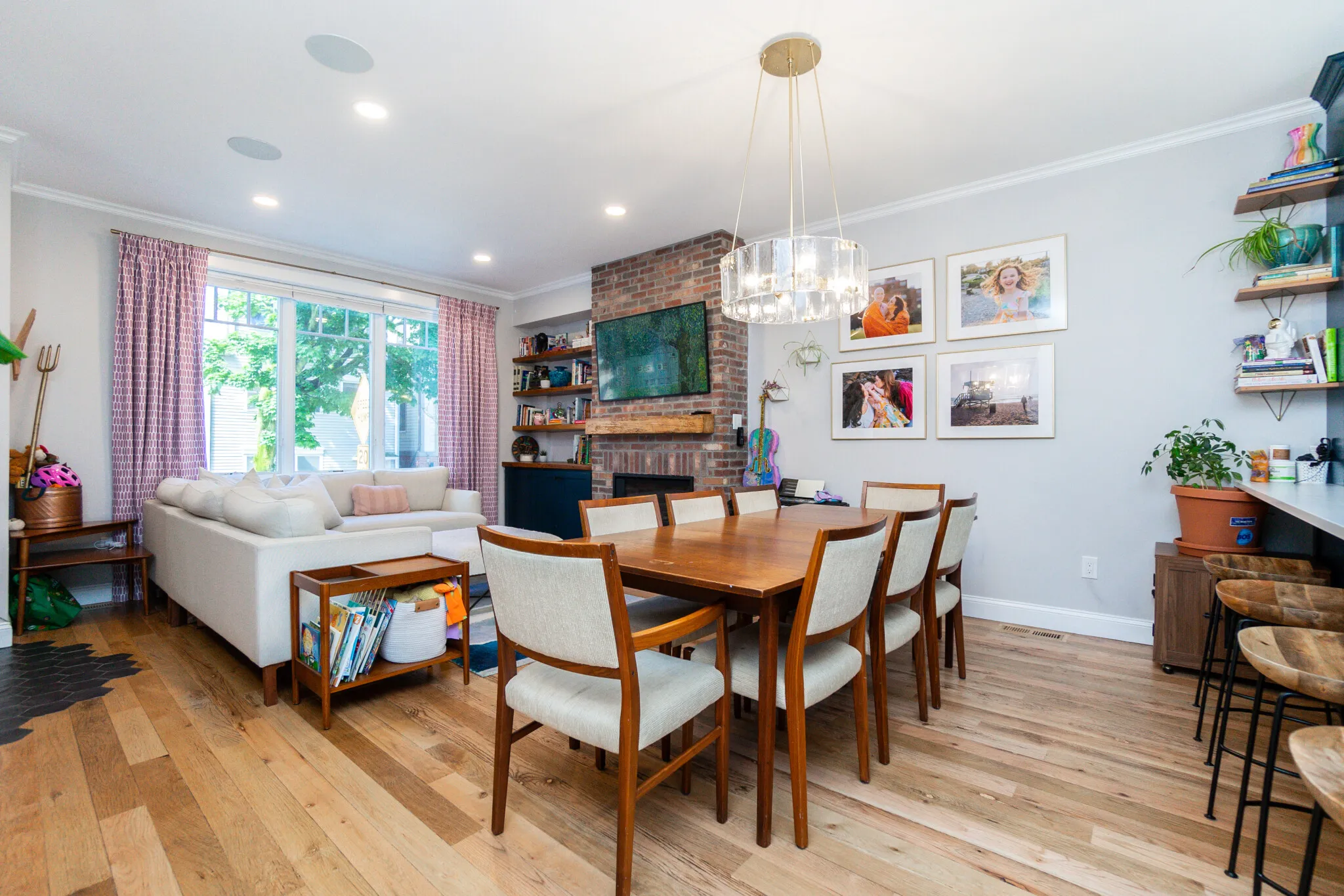 4 bed, 3.5 bath apartment for rent at 452 W Fourth Unit 452, South Boston — photo 4 of 51
