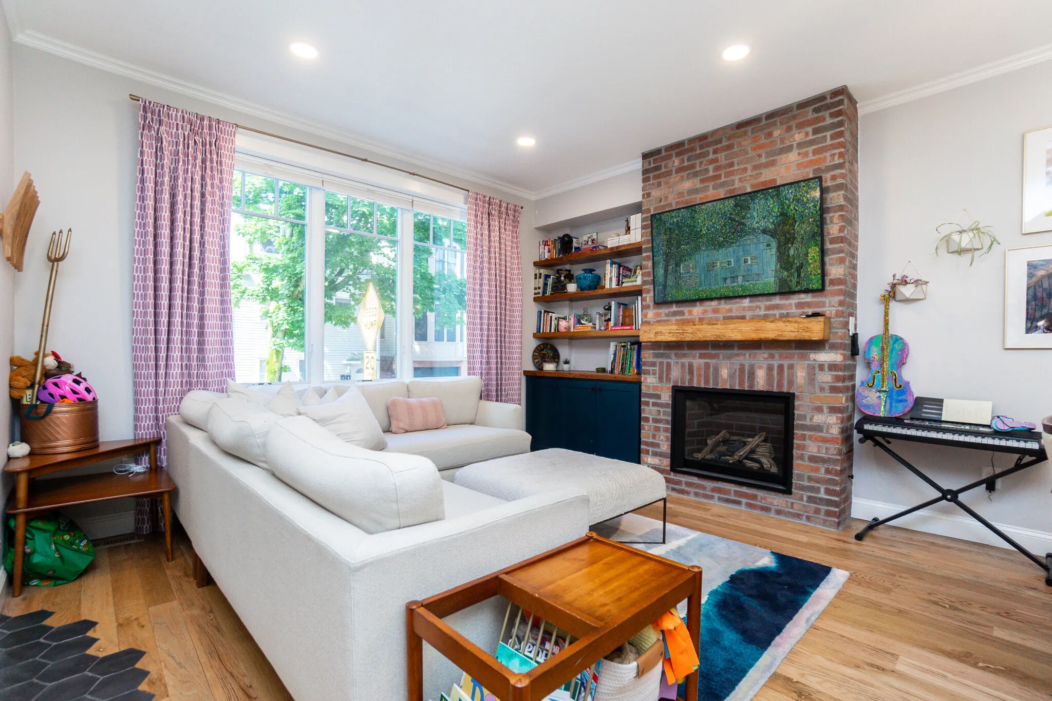 4 bed, 3.5 bath apartment for rent at 452 W Fourth Unit 452, South Boston — photo 2 of 51