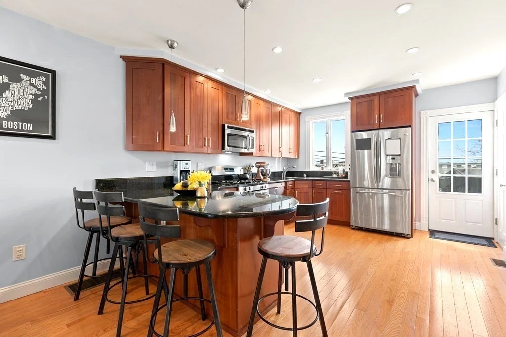 3 bed, 2 bath apartment for rent at 453 E 6th St, South Boston — photo 3 of 12